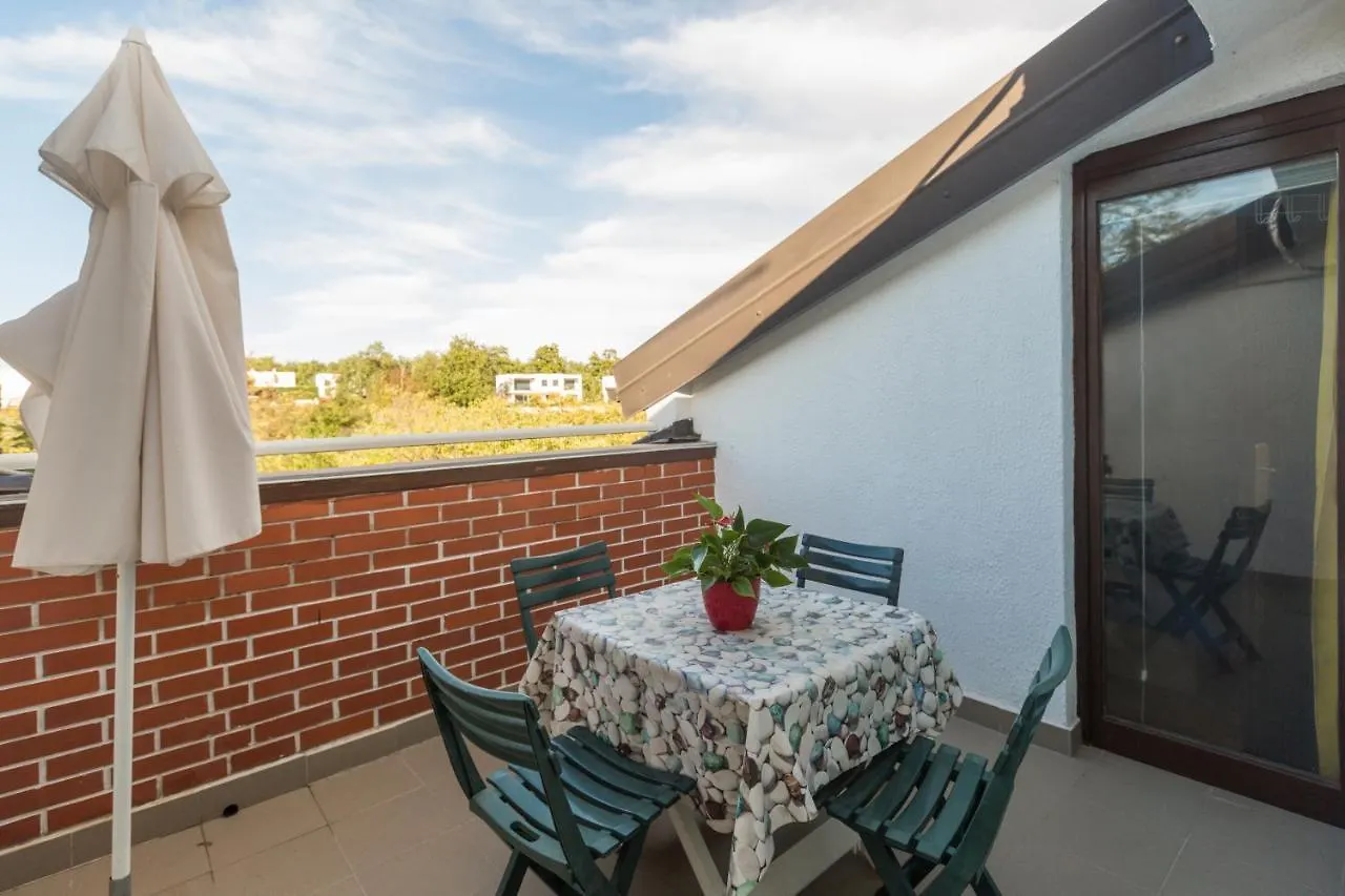 Apartments With A Parking Space Karigador, Novigrad - 2534