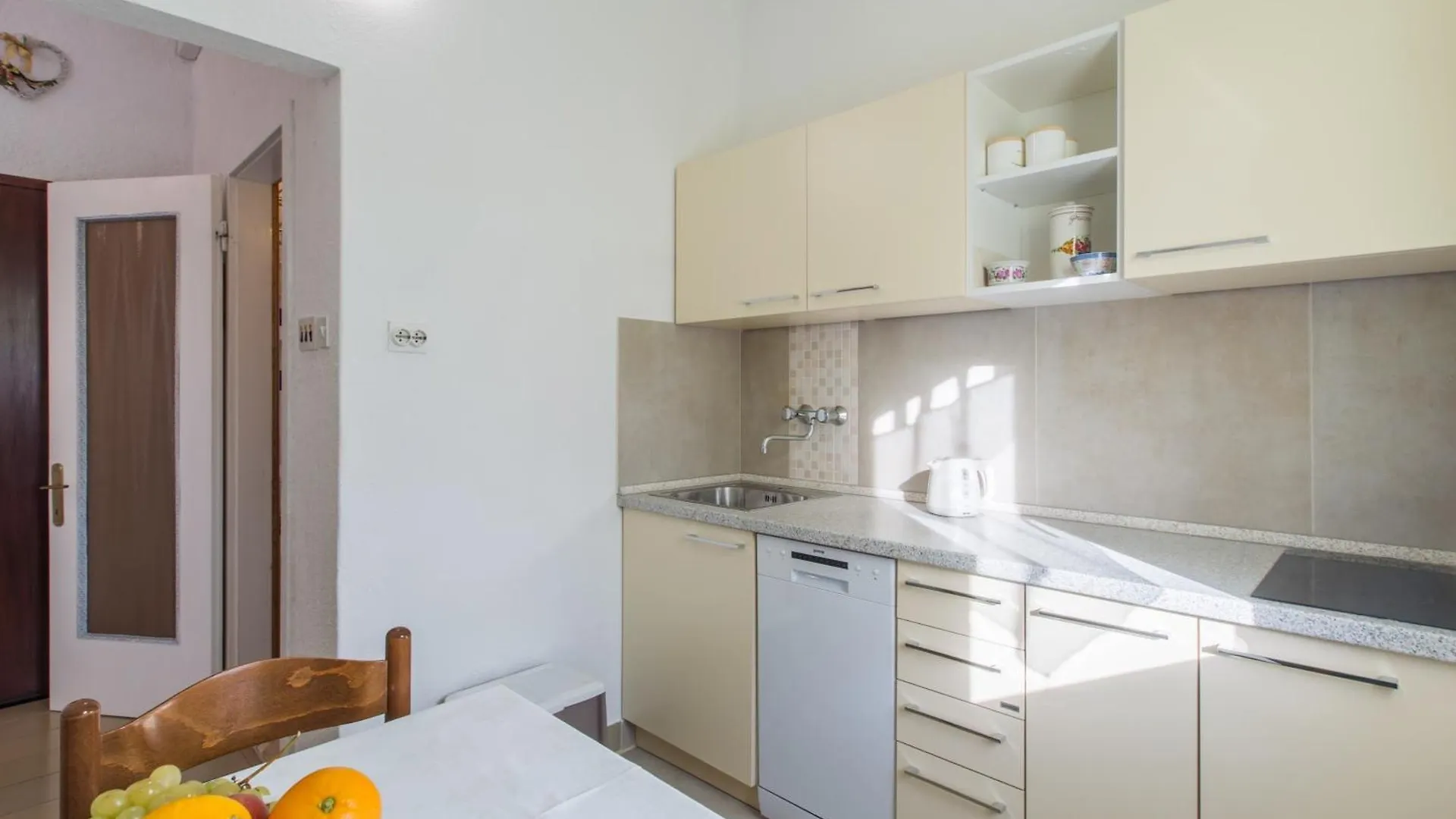 Apartments With A Parking Space Karigador, Novigrad - 2534  Karigador